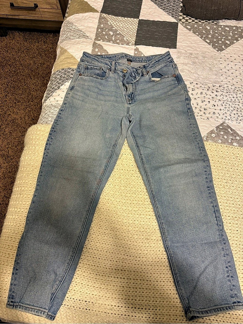 American Eagle Highest Rise Mom Jean Stretch Mom Jeans in Blue Size 4 Short